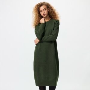 Uniqlo Women's Long Sleeve Green Dress